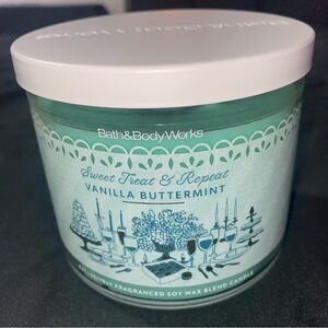 Bath & Body Works Vanilla Buttermint 3-Wick Candle - Mint Green